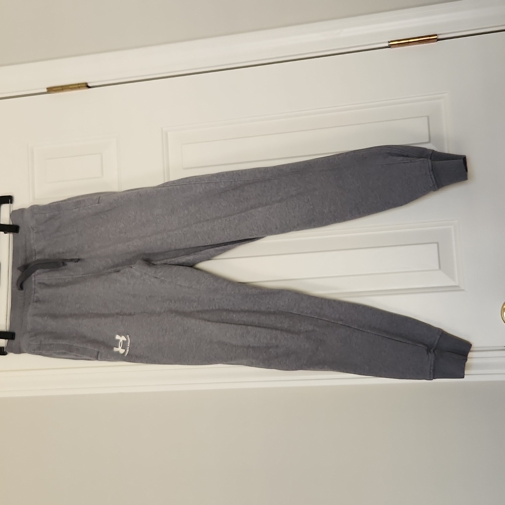 Men's Under Armour gray joggers, size small
